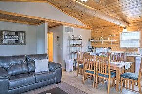 Cabin Retreat on Table Rock Lake w/ Fire Pit!