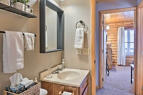 Cabin Retreat on Table Rock Lake w/ Fire Pit!