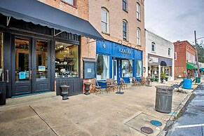 Walk to Dining: Saluda Main Street Retreat!