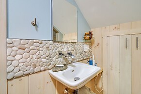 Beautiful Embden Pond Cabin w/ Dock & Kayaks!