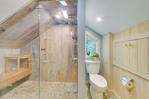 Beautiful Embden Pond Cabin w/ Dock & Kayaks!