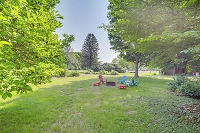 South Haven Farmhouse w/ Fire Pit, 4 Mi to Beach!