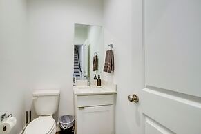 Inviting H-town Home Near Shops & Golf Courses!