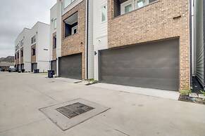 Inviting H-town Home Near Shops & Golf Courses!