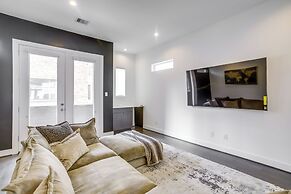 Inviting H-town Home Near Shops & Golf Courses!