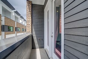 Inviting H-town Home Near Shops & Golf Courses!