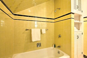 Cozy Postville Retreat w/ Fireplaces & Yard!