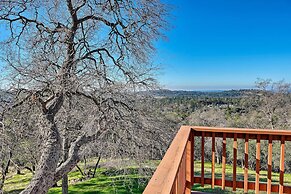 Peaceful Retreat With Hot Tub & Sierra Mtn Views!