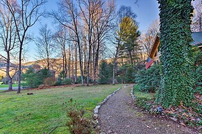 Quaint Apt ~ 5 Miles to Appalachian Trail & Lake!