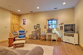 Quaint Apt ~ 5 Miles to Appalachian Trail & Lake!