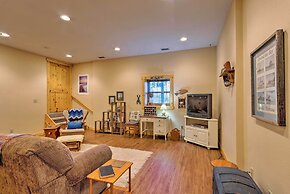 Quaint Apt ~ 5 Miles to Appalachian Trail & Lake!