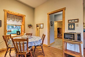 Quaint Apt ~ 5 Miles to Appalachian Trail & Lake!