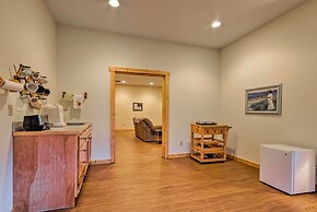 Quaint Apt ~ 5 Miles to Appalachian Trail & Lake!