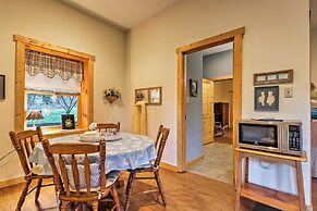 Quaint Apt ~ 5 Miles to Appalachian Trail & Lake!