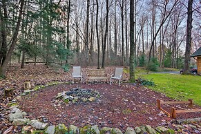 Quaint Apt ~ 5 Miles to Appalachian Trail & Lake!