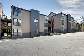 Modern Mountain-view Condo at Big Sky Resort!