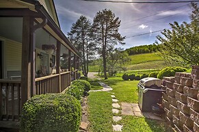 Spacious Faber Home w/ Yard, Steps to Winery!