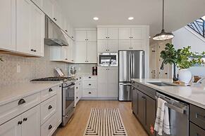 No Bad Days 5 Bedroom Townhouse