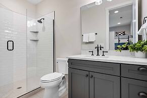 No Bad Days 5 Bedroom Townhouse