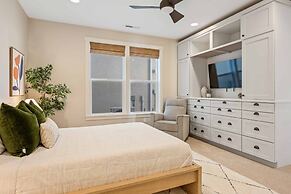 No Bad Days 5 Bedroom Townhouse