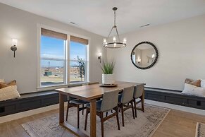 No Bad Days 5 Bedroom Townhouse