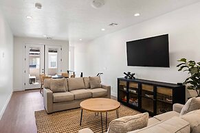 Sixteen Sandals 4 Bedroom Townhouse