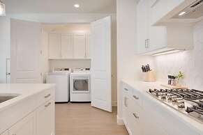 Sixteen Sandals 4 Bedroom Townhouse