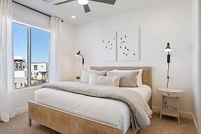 Sixteen Sandals 4 Bedroom Townhouse