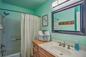 Pottsboro Home w/ Fire Pit < 1 Mi to Lake Texoma!