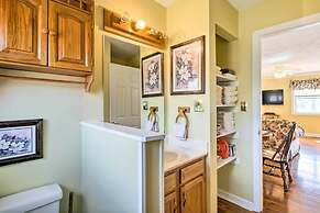 Damascus Apt w/ Views, Walk to Shops + Parks!