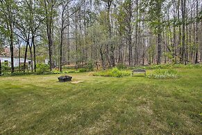 Modern Home ~ 2 Mi to Cranmore Mountain Resort!