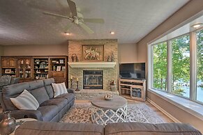 Resort-style Condo w/ Balcony on Lake Keowee