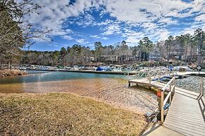 Resort-style Condo w/ Balcony on Lake Keowee