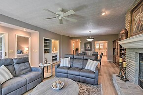 Resort-style Condo w/ Balcony on Lake Keowee