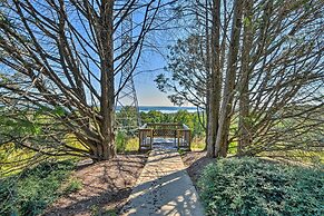 Resort-style Condo w/ Balcony on Lake Keowee