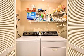 Resort-style Condo w/ Balcony on Lake Keowee