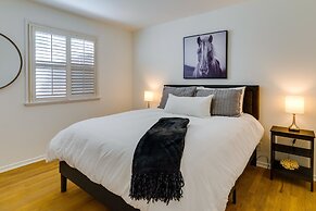 Downtown Kirkland Rental: Steps to Lake Washington