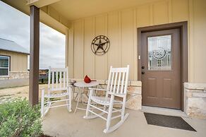 Center Point Countryside Cottage w/ Deck, Grill!