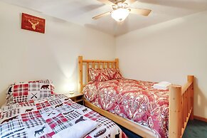 Pet-friendly Pocono Lake Oasis w/ Game Room!