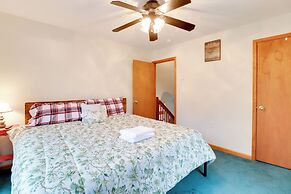 Pet-friendly Pocono Lake Oasis w/ Game Room!