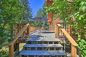 Large Cabin w/ Fire Pit + Grill on 34 Acres!