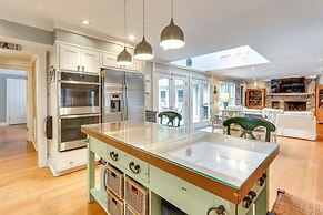 House w/ Private Pool Inside Sea Pines Resort!