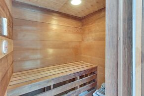 House w/ Private Pool Inside Sea Pines Resort!