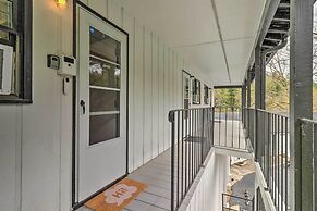 Chic Flat Rock Condo w/ Balcony + Lake View!