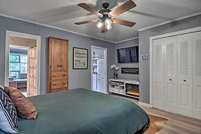 Chic Flat Rock Condo w/ Balcony + Lake View!