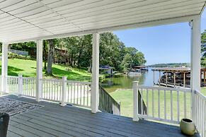 Waterfront Lake Hamilton Getaway w/ Boat Ramp!