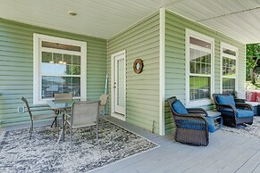 Waterfront Lake Hamilton Getaway w/ Boat Ramp!