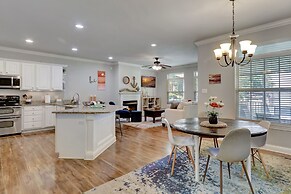 Waterfront Lake Hamilton Getaway w/ Boat Ramp!