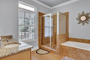 Waterfront Lake Hamilton Getaway w/ Boat Ramp!