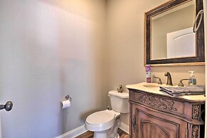 Waterfront Lake Hamilton Getaway w/ Boat Ramp!